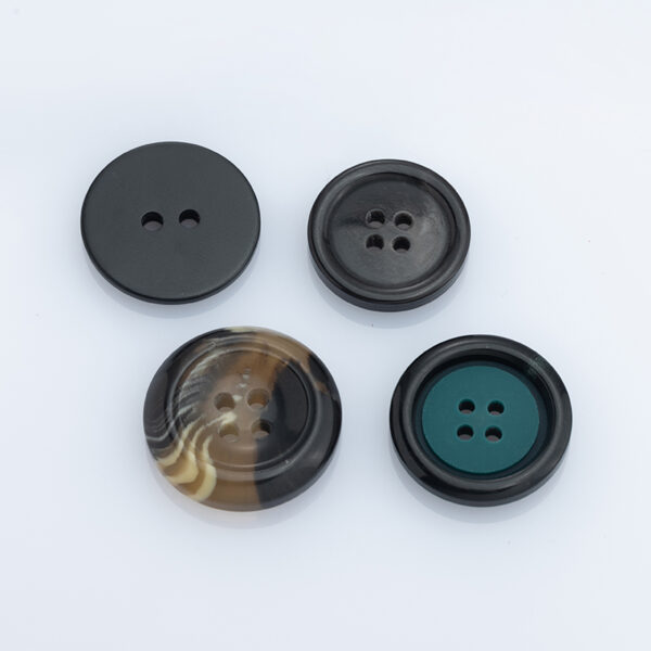 Man Coat Resin Buttons Supplier