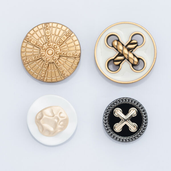 China Alloy Button Exporter